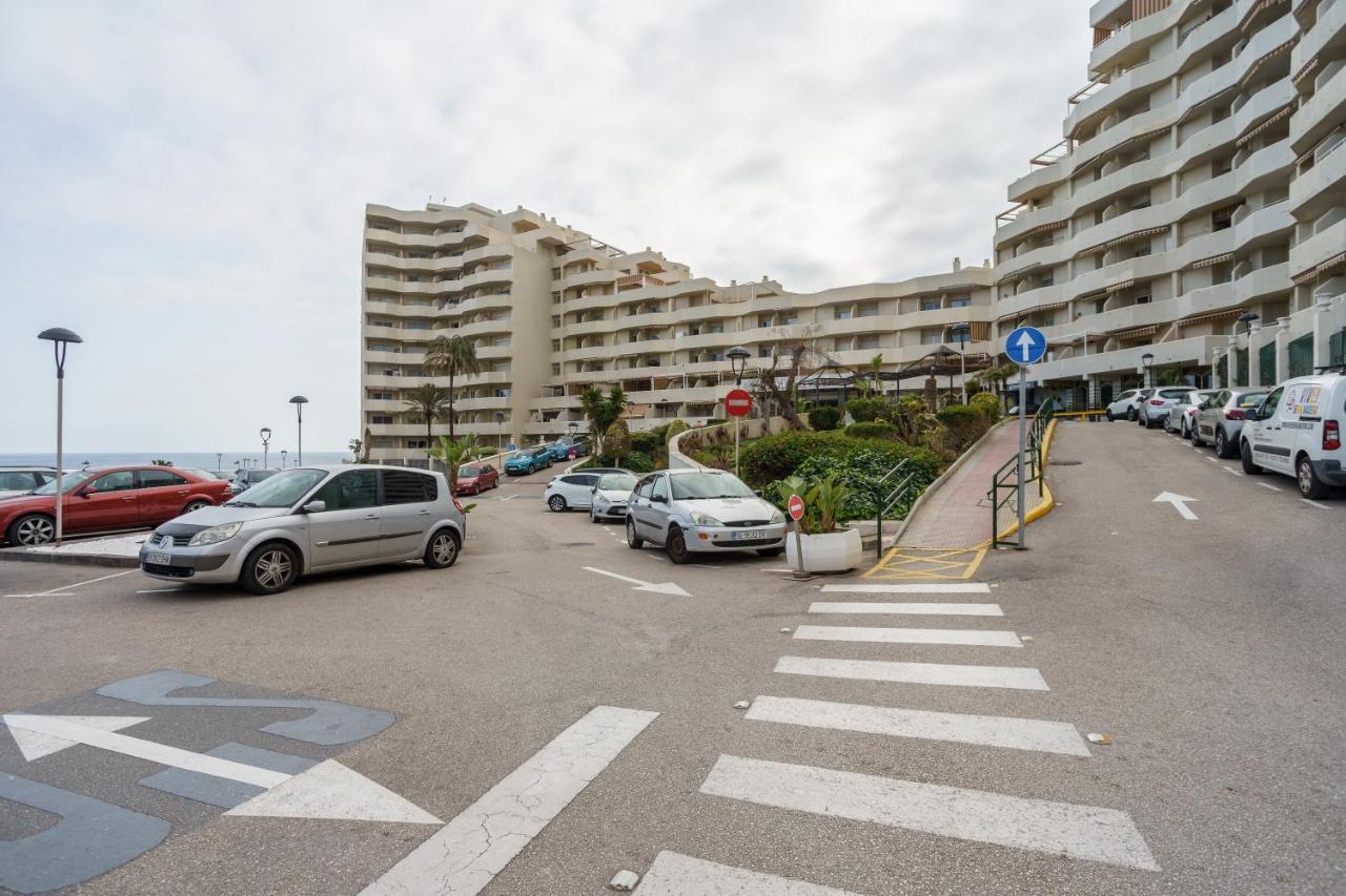 Seaview Beachfront Studio With Aqua Park & Balcony Benalmádena Room photo
