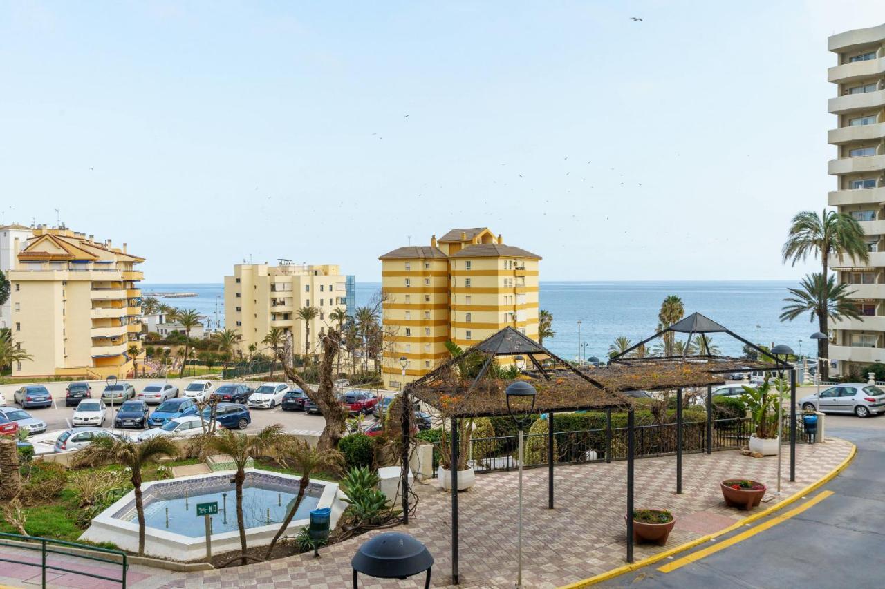 Seaview Beachfront Studio With Aqua Park & Balcony Benalmádena Exterior photo