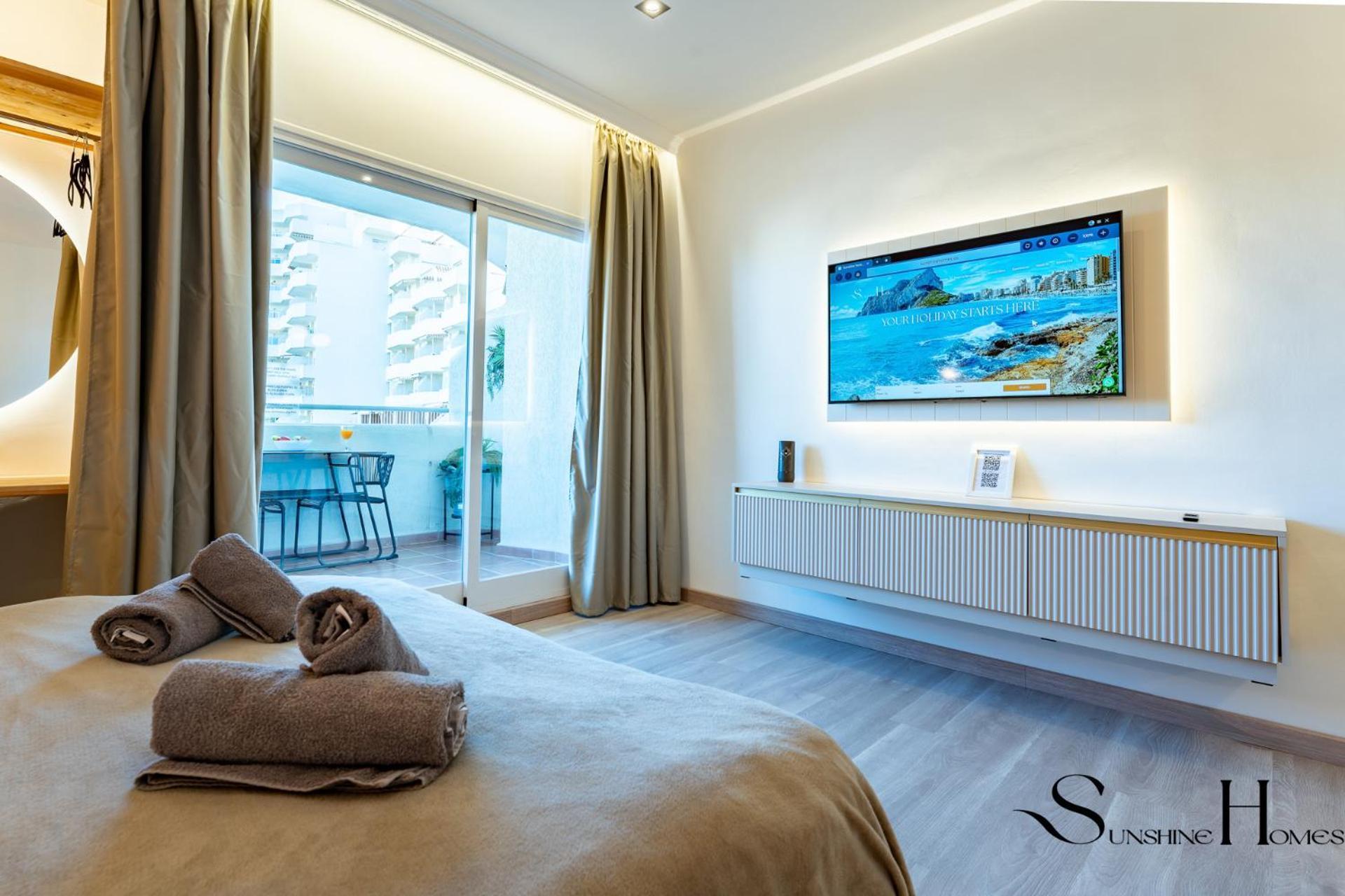 Seaview Beachfront Studio With Aqua Park & Balcony Benalmádena Exterior photo