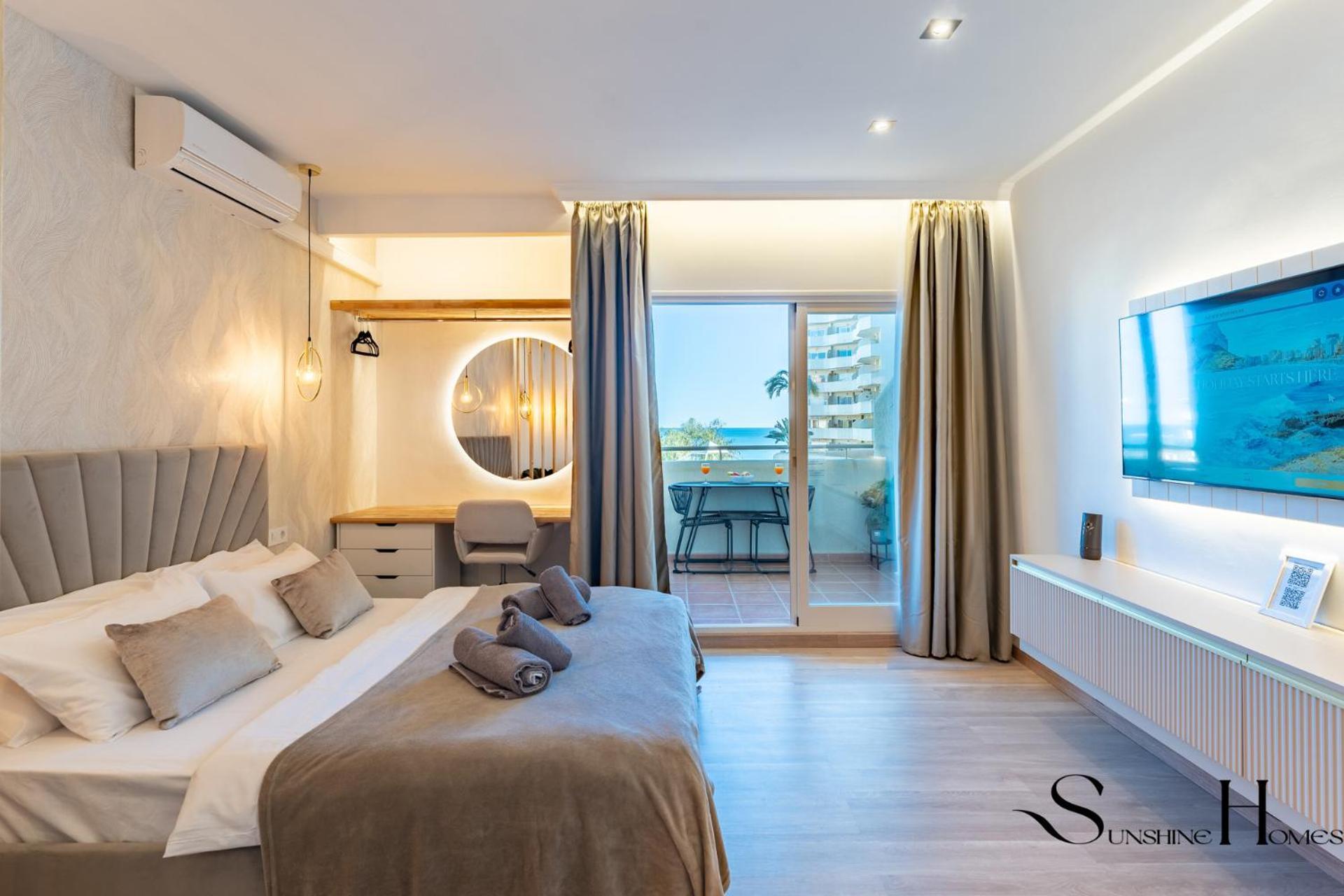 Seaview Beachfront Studio With Aqua Park & Balcony Benalmádena Exterior photo