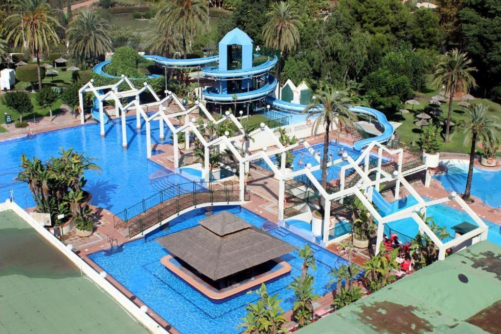Seaview Beachfront Studio With Aqua Park & Balcony Benalmádena Exterior photo