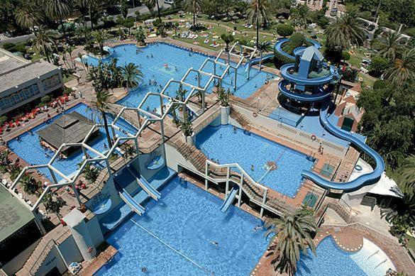 Seaview Beachfront Studio With Aqua Park & Balcony Benalmádena Exterior photo