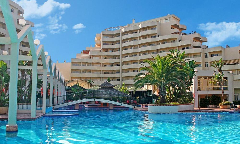 Seaview Beachfront Studio With Aqua Park & Balcony Benalmádena Exterior photo